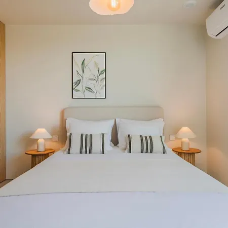 Stunning House With Pool By Lovelystay Villa