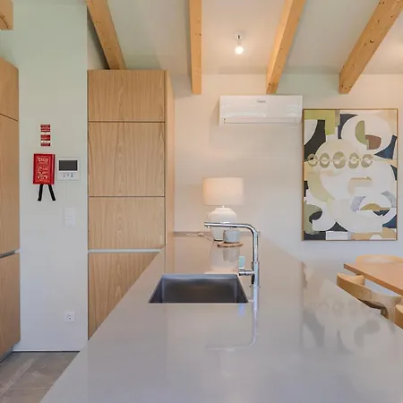 Stunning House With Pool By Lovelystay