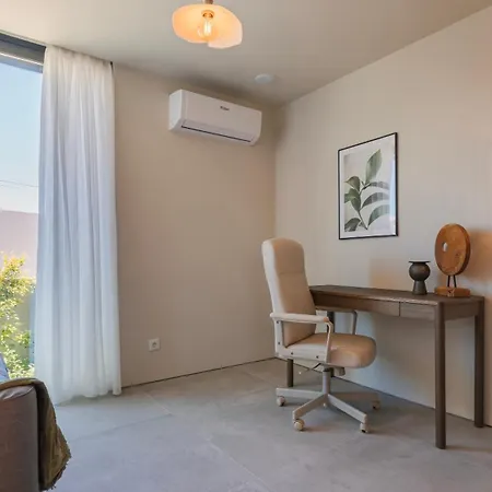 Villa Stunning House With Pool By Lovelystay Santo Isidoro