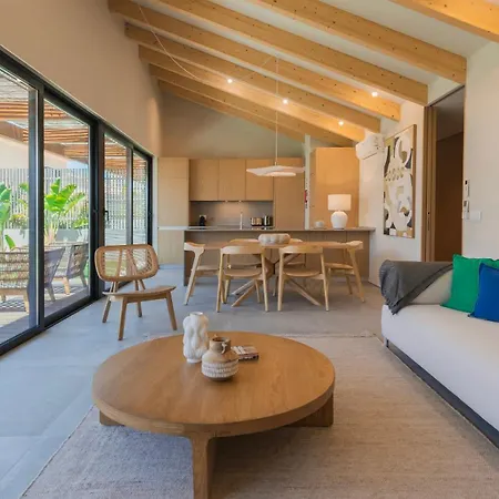 Stunning House With Pool By Lovelystay Villa *