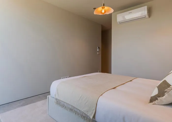 Stunning House With Pool By Lovelystay *