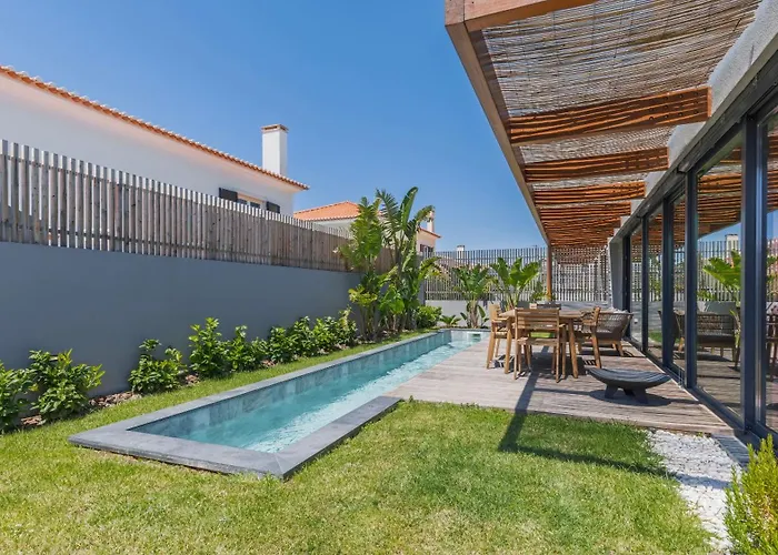 Stunning House With Pool By Lovelystay