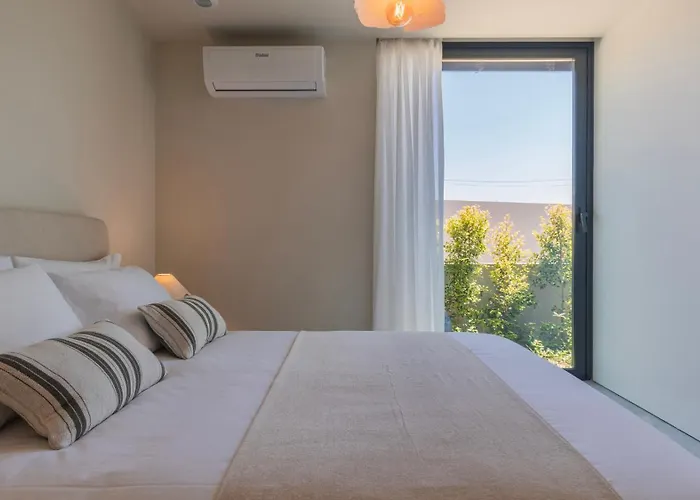 Villa Stunning House With Pool By Lovelystay *