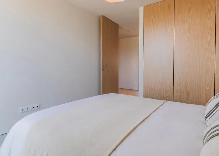 Villa Stunning House With Pool By Lovelystay