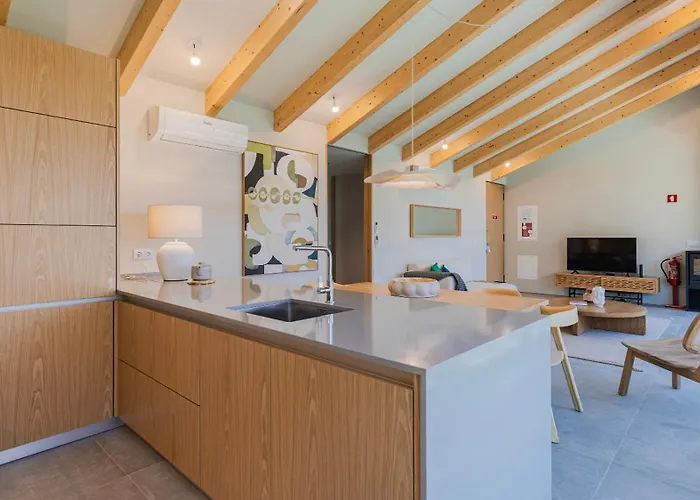 Stunning House With Pool By Lovelystay Villa